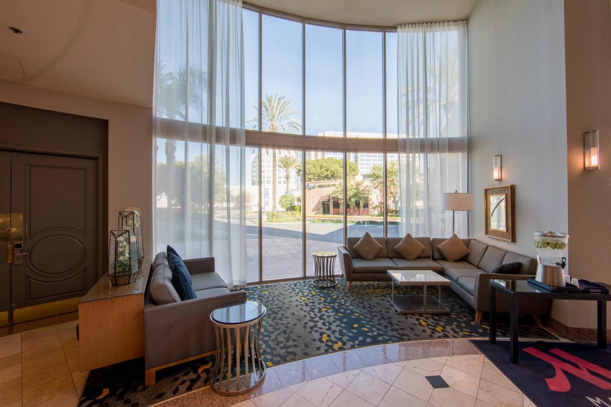 Anaheim Marriott Suites Гардън Гроув Екстериор снимка
