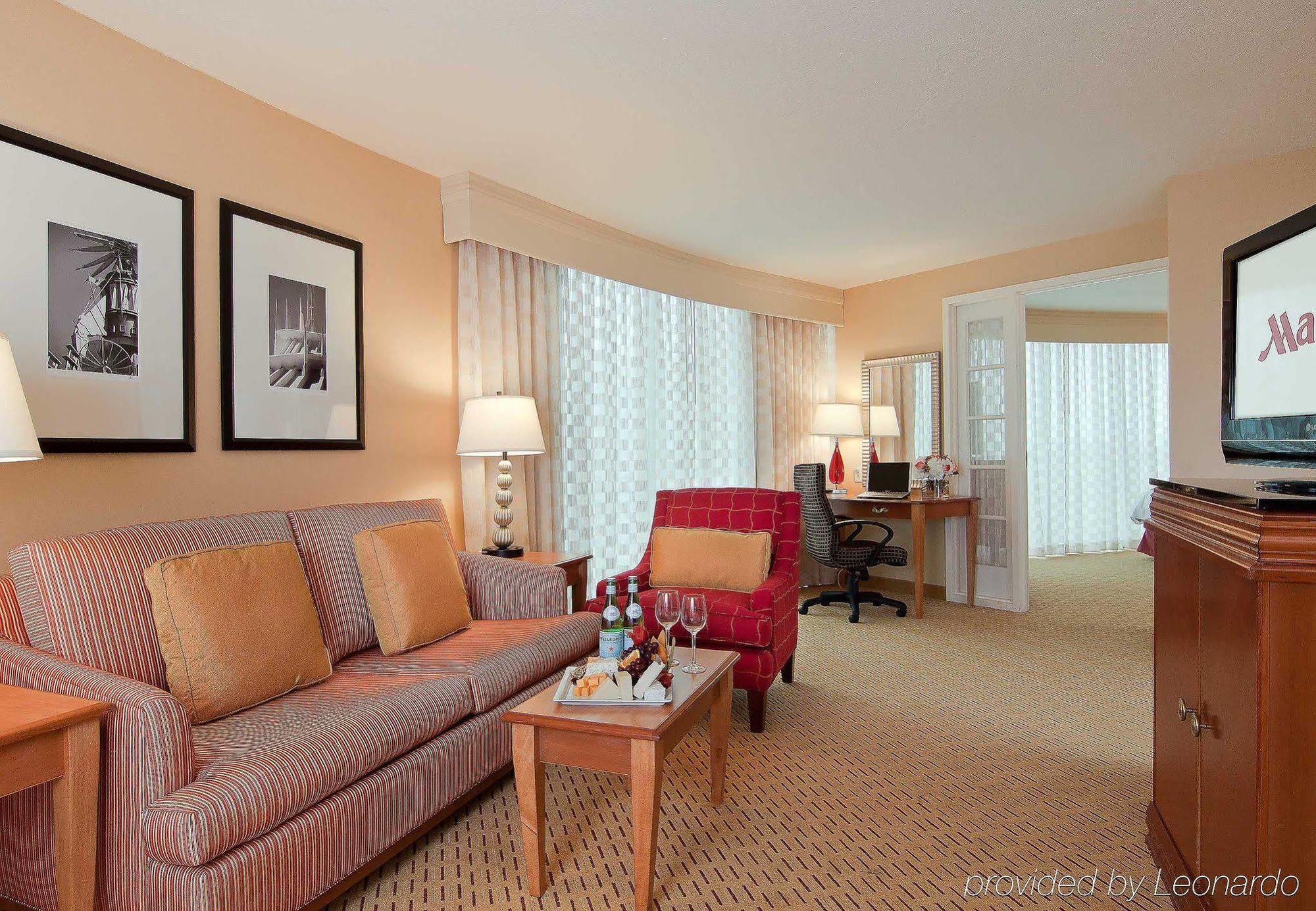 Anaheim Marriott Suites Гардън Гроув Екстериор снимка