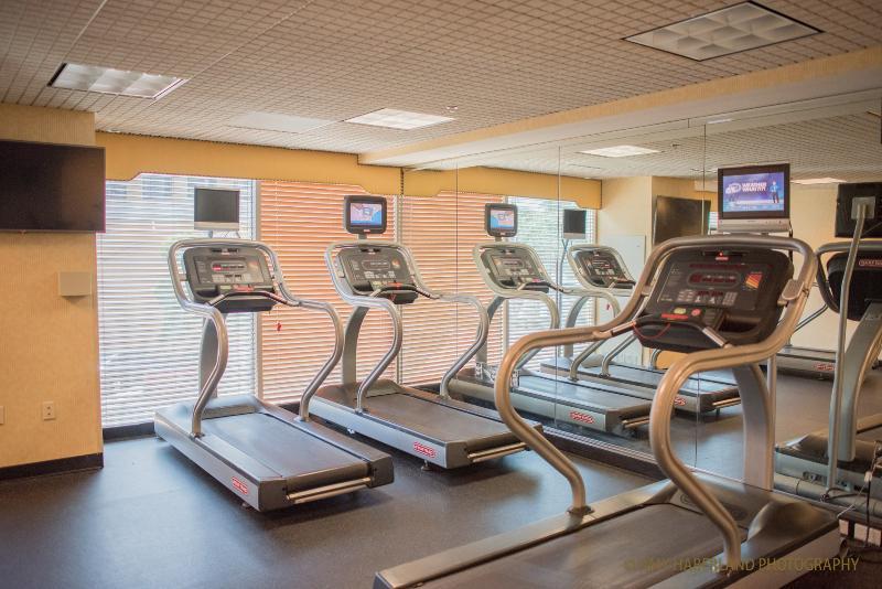 Anaheim Marriott Suites Гардън Гроув Екстериор снимка